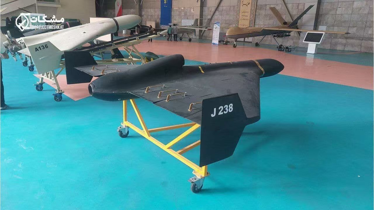 俄军飞手远程遥控，打击乌克兰火车头钢铁厂，乌克兰防空成为漏勺
