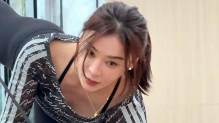 39岁袁姗姗晒健身照刷屏：薄纱遮不住好身材，自律才是她最好的“防腐剂”