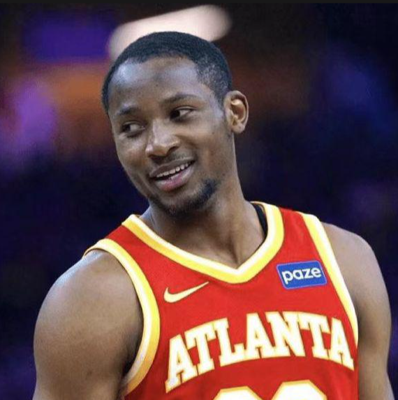 库明加没有塔图和布朗的三分水准！
施耐德真应该重新考虑库明加在进攻端的使用了。