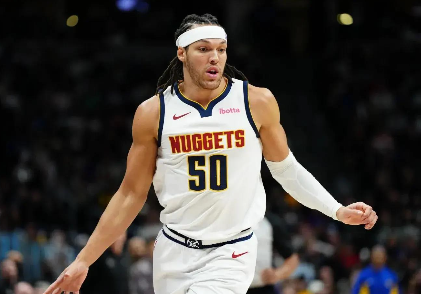 明日NBA季后赛，掘金（2）将对阵森林狼（3）。
掘金官方今日公布了伤病名单：