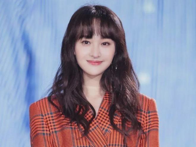 郑爽广电封禁通知再曝光，别因时间久了就遗忘，她的恶远超想象