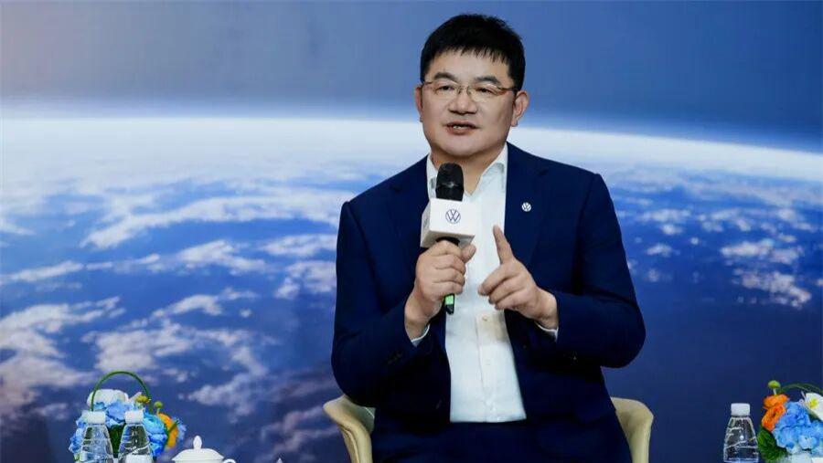 王晓秋主动“退群”，陶海龙产销一肩挑：上汽大众在赌什么？
