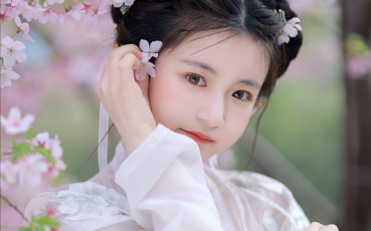 上辈子全家被灭门，重生后我救下了世子，却被婆婆和小姑子诬陷我偷人……