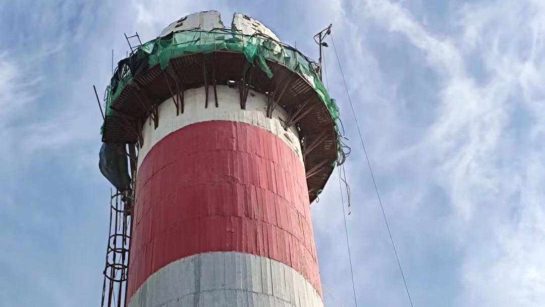 废弃烟囱拆除工程顺利竣工 优化厂区环境