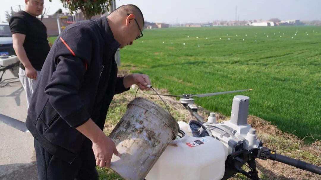 临潼区农技下乡送“春管良方”