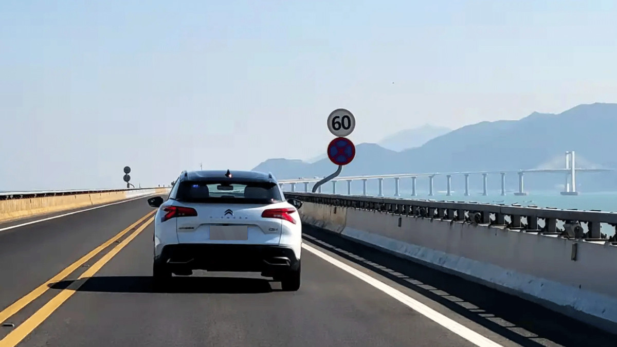 春节返程｜高速横风应对全技巧