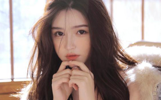 他偷我体香制香水成名，转头夸小情人体香更迷人