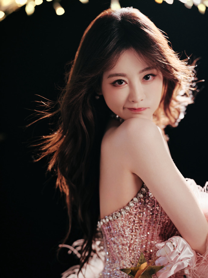 祝绪丹的公主风妆造，太喜欢她了！