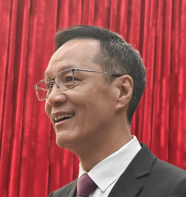 演员冯远征说当年我在演完《不要和陌生人说话》后
北方人和南方人的反应是不一样的，