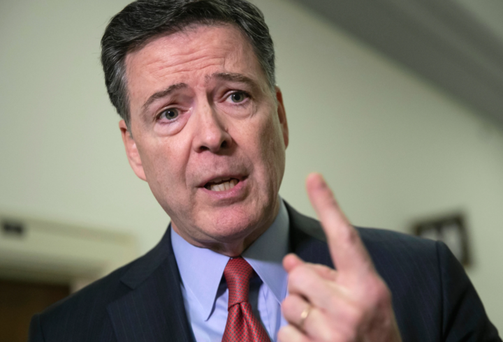 因为一张照片，美国前联邦调查局局长科米再遭起诉