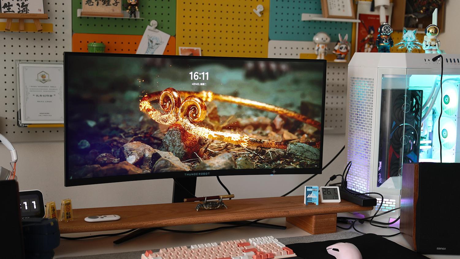 沉浸视界，疾速掌控：雷神DQ34C240L电竞显示器深度体验