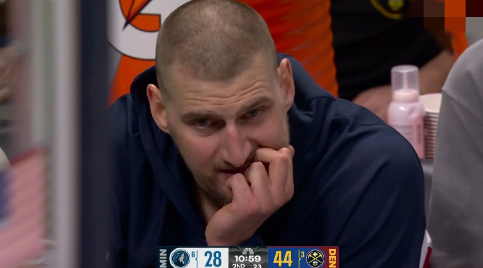 掘金主帅阿德尔曼真是太愚昧了！在今天掘金主场以114：119输给森林狼的赛后采访