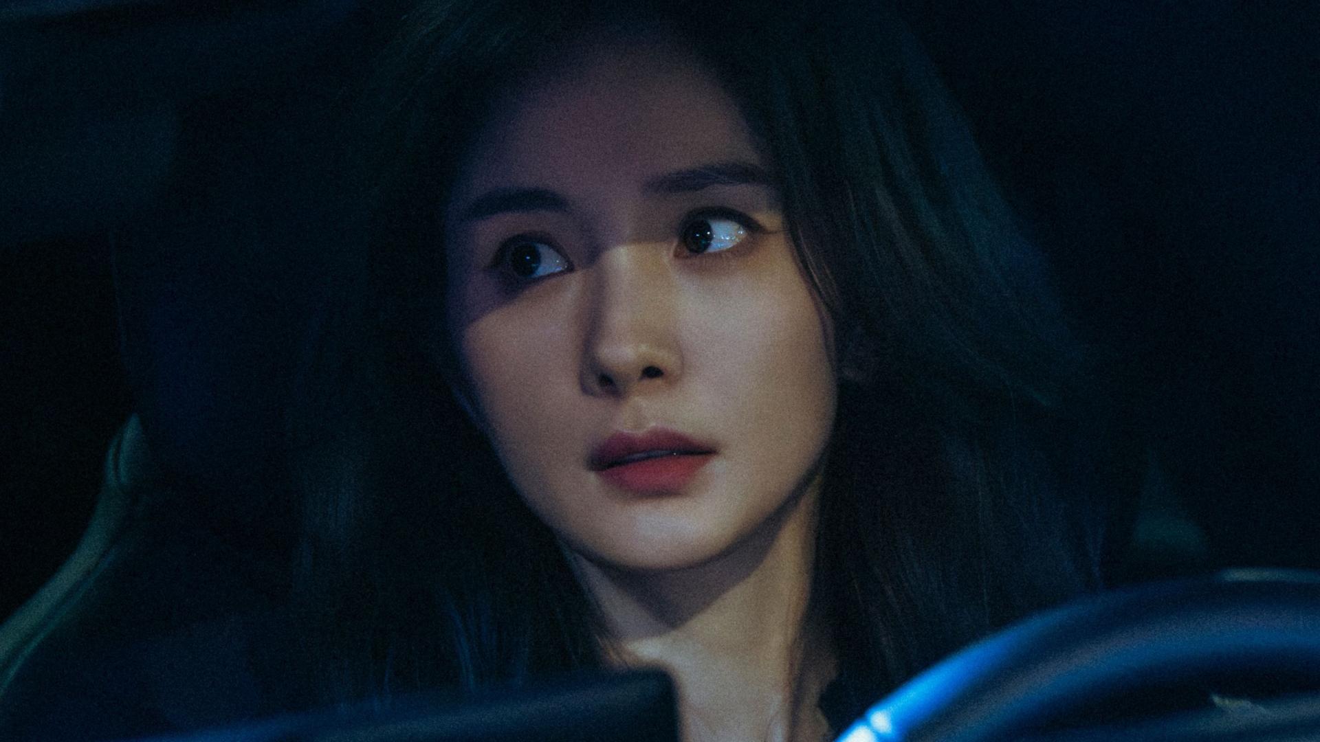 杨幂新片驾驶腾势Z9GT，国产车成影视新宠。