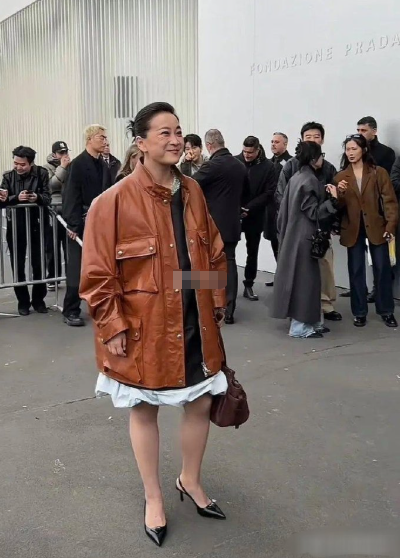 知道贾玲低调，没想到这么低调！！ ​​​