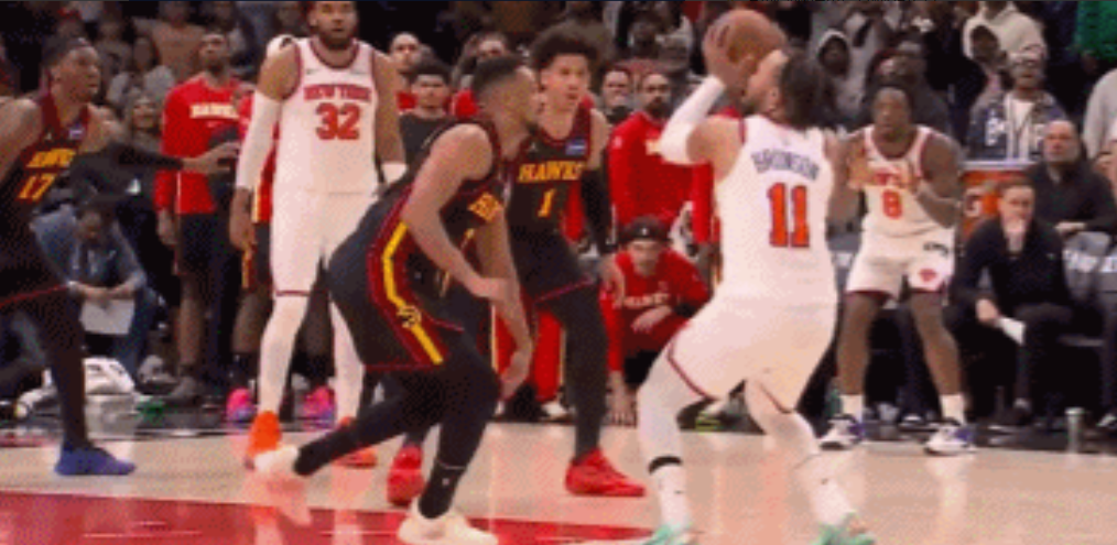 神仙剧本！CJ险些完成1.5秒得6分神迹！
在今天NBA常规赛老鹰对阵尼克斯的第