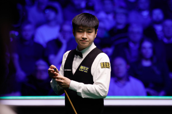 赵心童10比1希金斯，最终比分10-1！这场半决赛，赵心童上半场8-0领先，并以