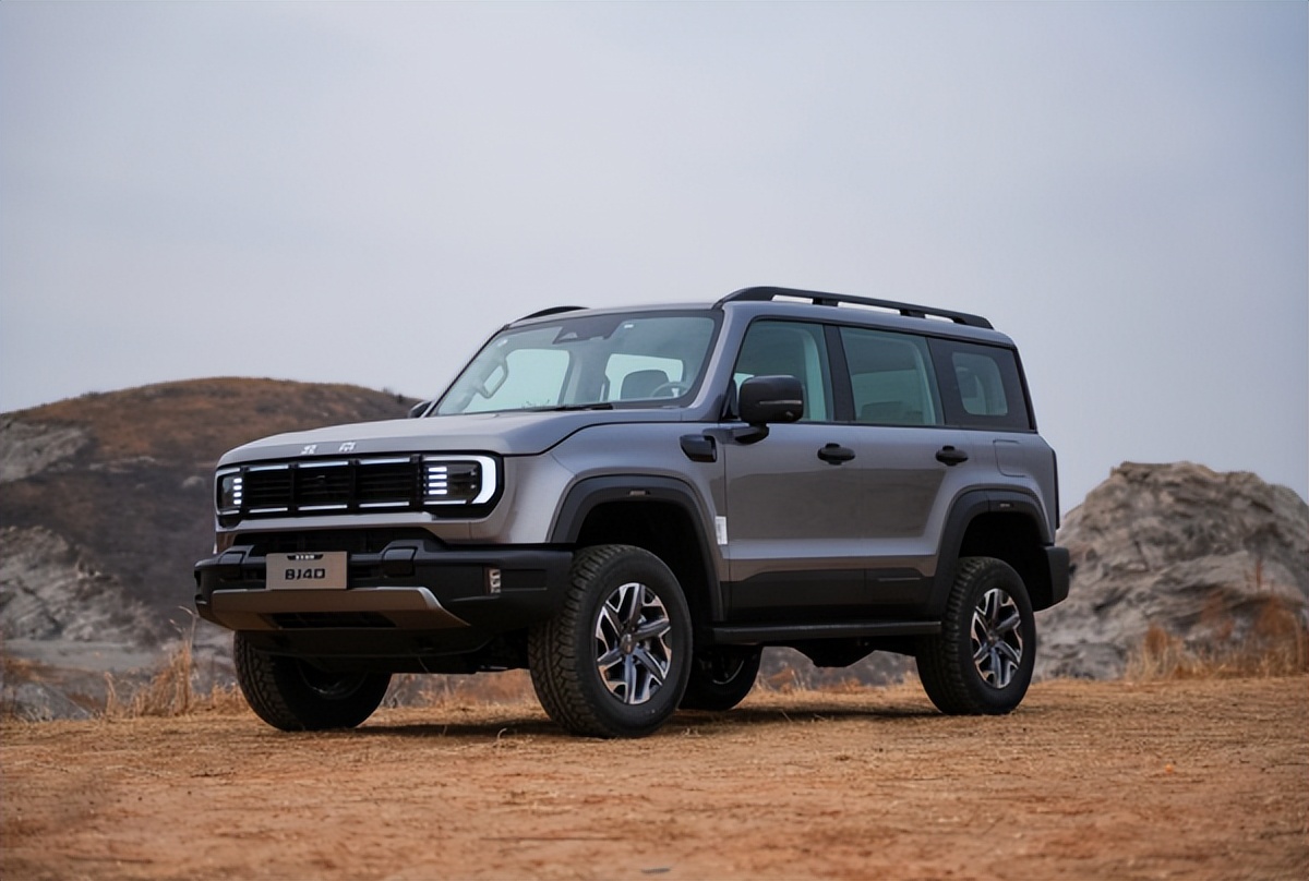 把“不敢”开上路？BJ40燃油或许在偷偷降低越野的门槛