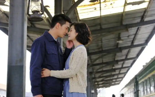 我和男友分手时已经怀了他的孩子，他并不知道这件事，10年后我女儿到北京做手术，主刀大夫竟然就是男友