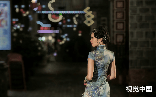 他在会所当众命隐婚的我跳钢管舞。我笑着上台，身后直播镜头却让他成了全网唾弃的渣男。