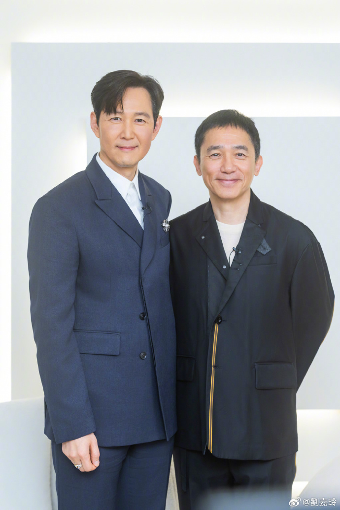 63岁的梁朝伟竟比53岁的韩国明星李政宰抗老