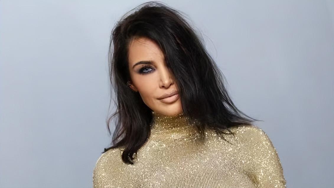 奥斯卡庆功宴群星斗艳，金·卡戴珊金裙配乱发成焦点