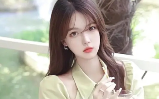 温婉翻译官老婆人设崩塌，纪念日变身村口战神，我点赞评论后预约了离婚