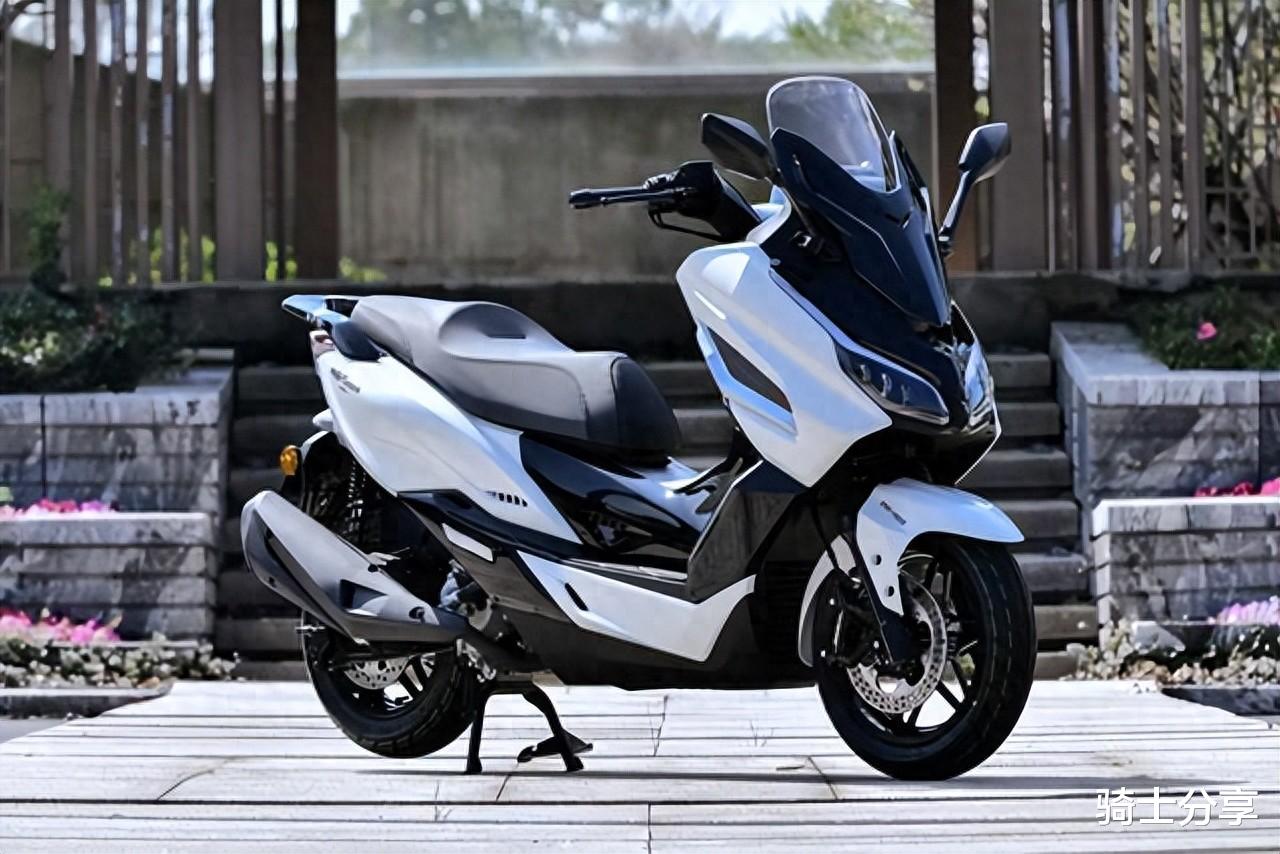 14380元，高性价比250踏板来袭，拥有更强动力更全配置！