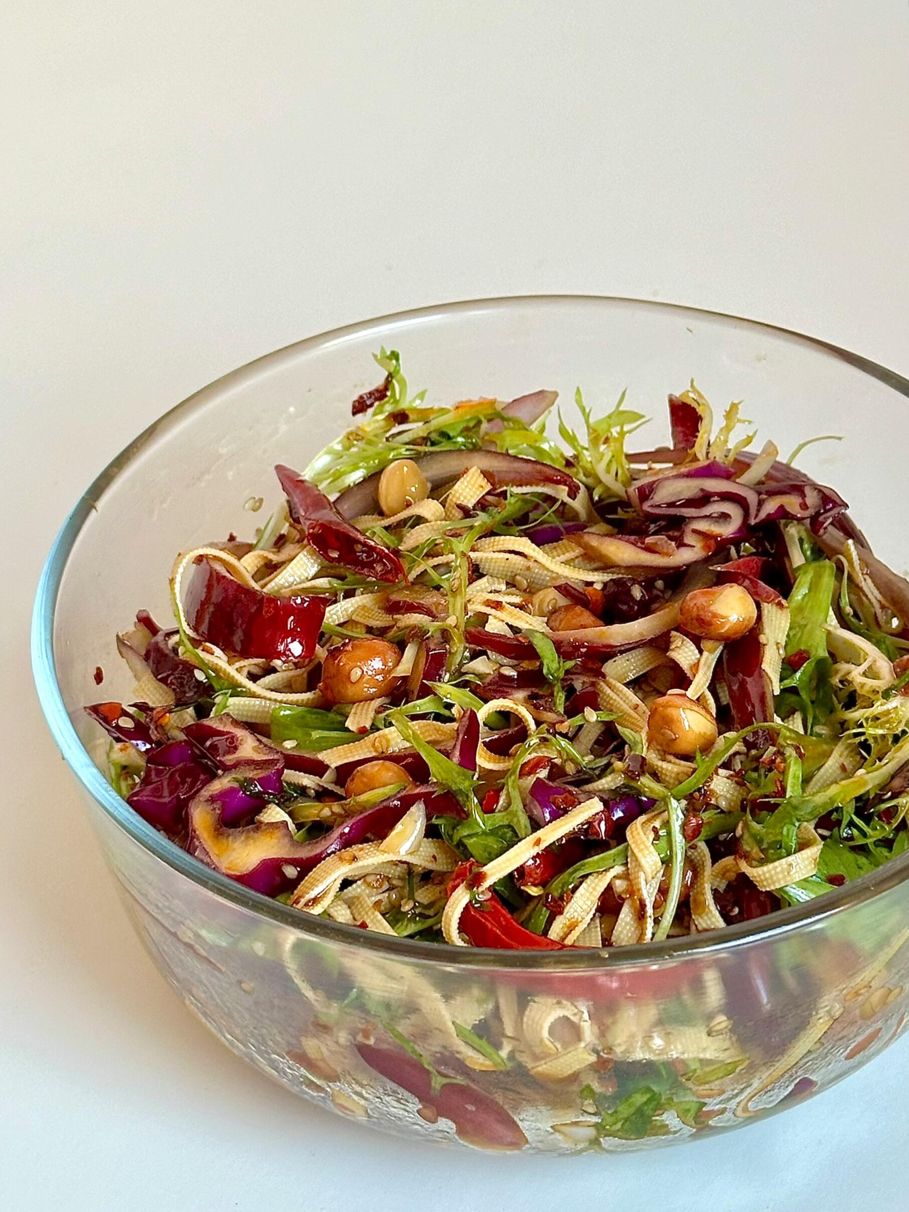 这碗大拌菜我能连吃三天，大鱼大肉后这样
过年那几天顿顿大鱼大肉，嘴巴是过瘾了 ，