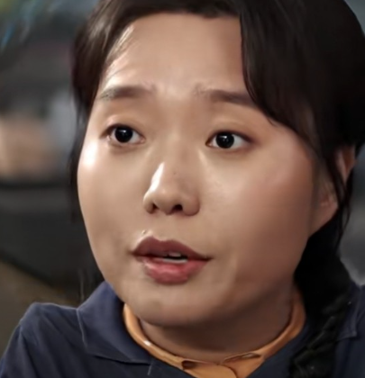 其实李雪琴演的徒弟挺有趣的
看见有人给单身6年的师傅介绍对象，直接告诉媒人，以后