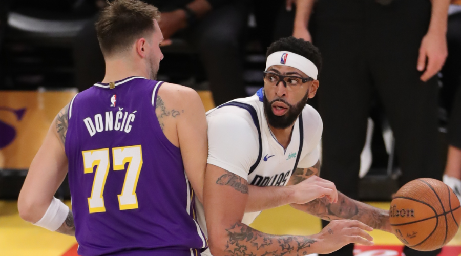 浓眉炸了！炮轰湖人交易东契奇：我值得尊重，没人提前告诉我！