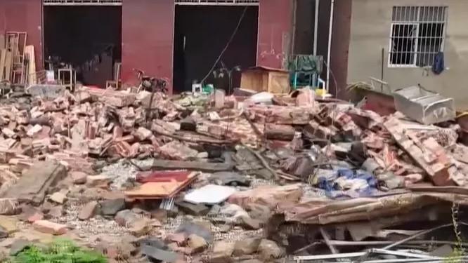 800多条毒蛇逃出、大量死猪漂浮水面……我国多省发生严重洪涝灾害，洪水来袭如何守住健康防线？