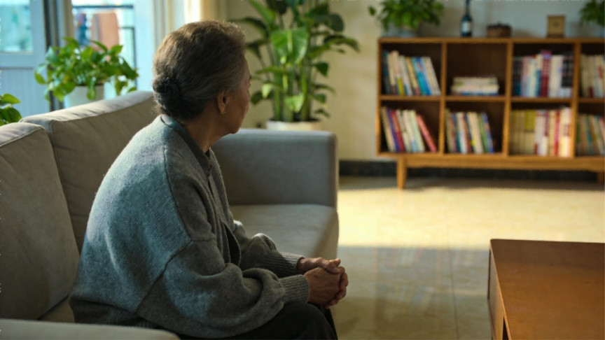 讯飞助听器与专业的助听器比较怎么样？实测对比告诉你哪款更实用