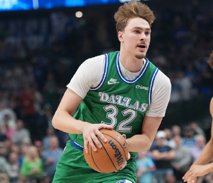 不能总是垂头丧气啊...

一点都不像19岁，这样很容易影响队友情绪，没哨子就没