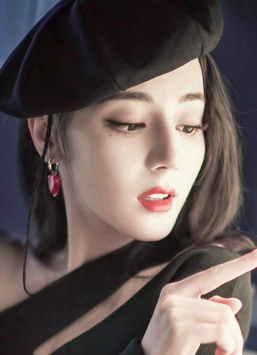 看一眼就挪不开的女明星肖像公式照