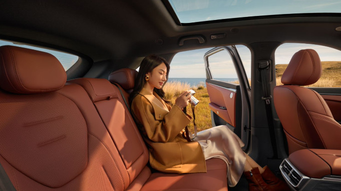 家用选车避坑指南！深蓝S05对比极狐T5真实体验