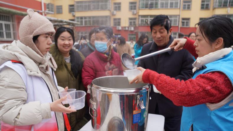 元宵暖心庆团圆 雷锋精神伴我行