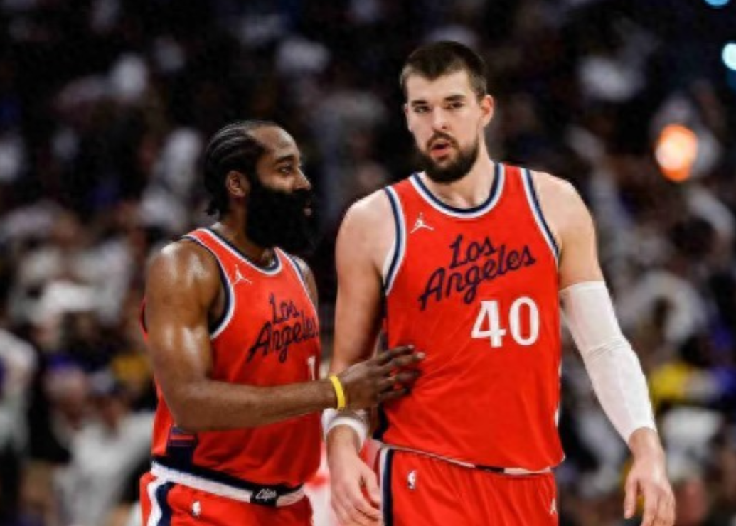 快船在交易截止日之前完成了哈登与加兰的交易，这位36岁的前MVP球员被送到了克利