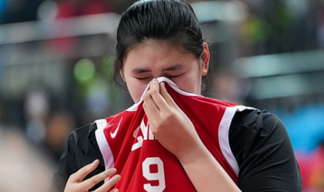 张子宇24分11篮板，中国女篮热身赛险胜尼日利亚。中国女篮和尼日利亚女篮的热身赛