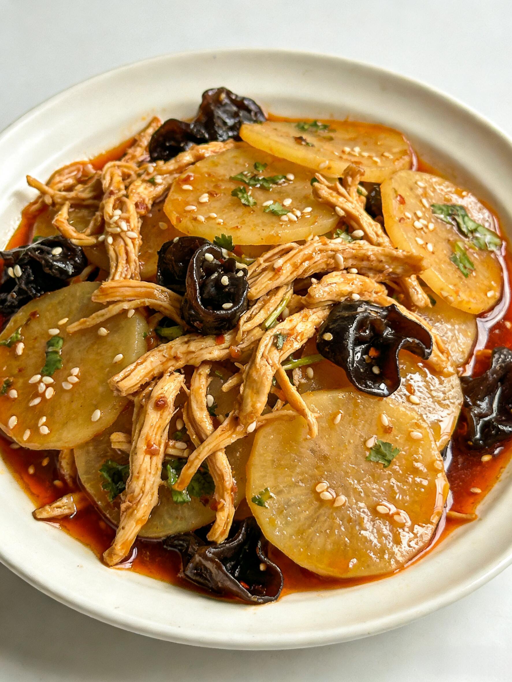 减脂期封神凉拌菜，300大卡吃到撑，嘴馋党直接冲
救命啊家人们！谁减脂期没嘴馋过