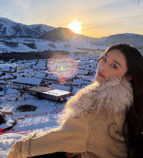 张馨予的雪地美照，这感觉也是相当可以的，nice！