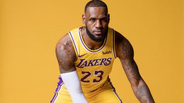 詹姆斯半场砍下20分的