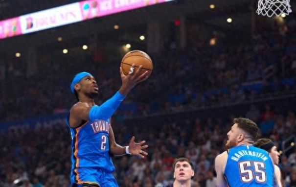 鸭梨就是个3分更强，其它功力90%的乔丹

乔丹有的各项技能包，鸭梨基本都会，但