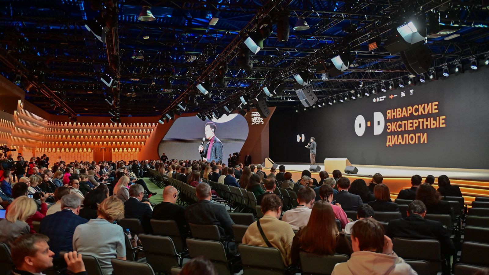 中国科幻作家陈楸帆在莫斯科阐释人工智能如何从科幻走向现实