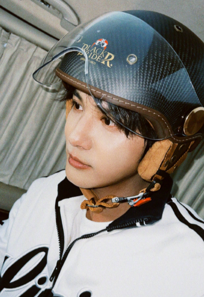 郑业成在《小娃娃大世界》太圈粉！萌娃对决现场化身暖心解说，夸人及时给足情绪，还精