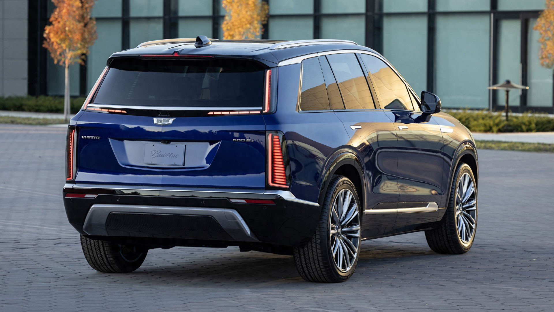 凯迪拉克凯威德上市：50-60万买纯电全尺寸SUV，标配Super Cruise