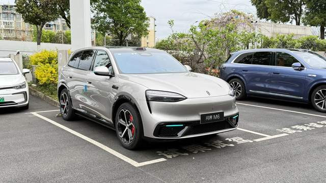 到店实拍问界M6: 体量感不输M7，细节都是加分项