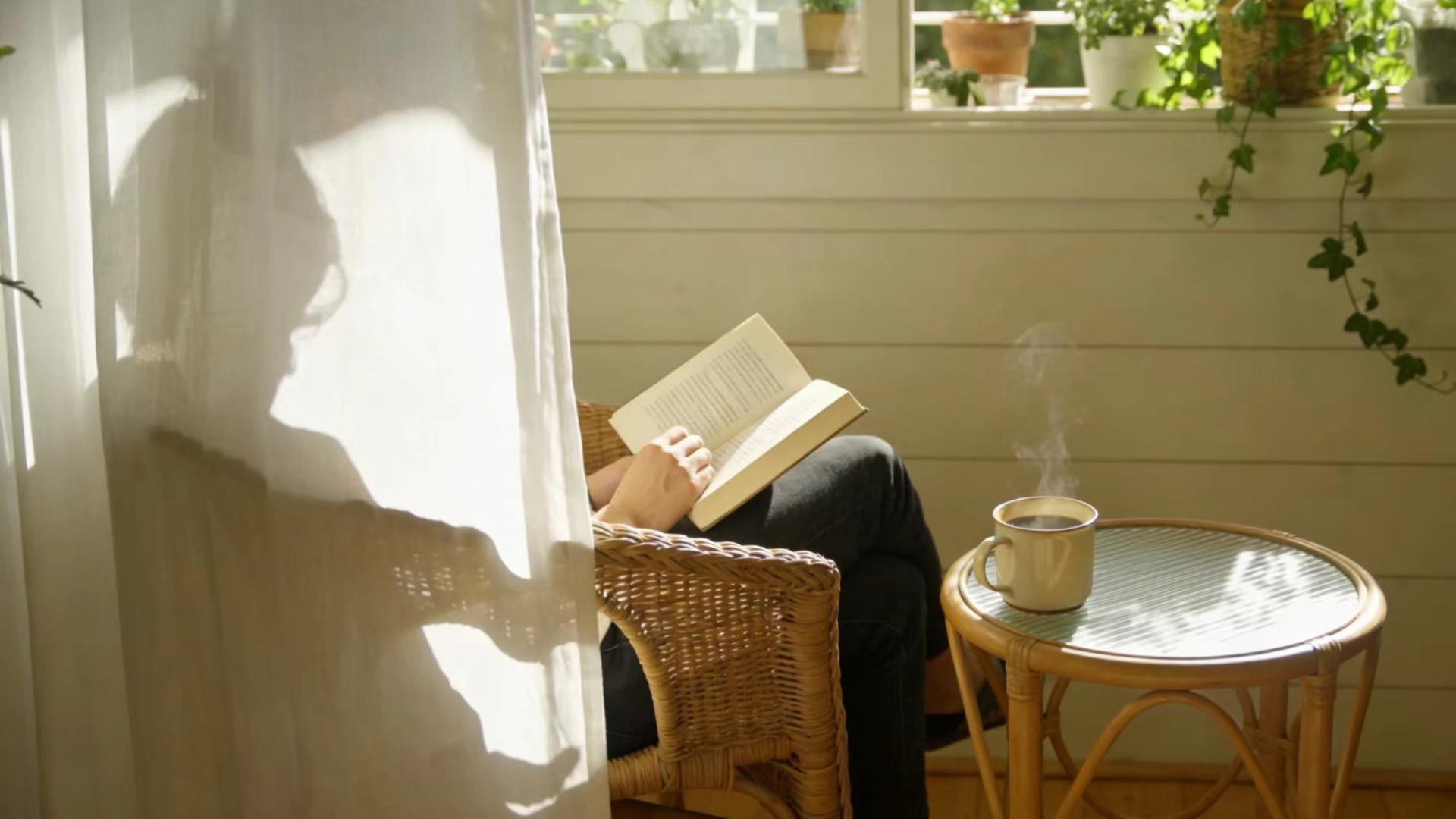 发现没？男性找搭子看“功能性”，而女性看“情绪性”