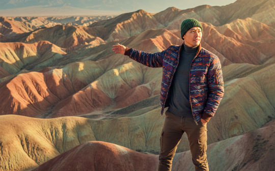 我一个收废品的老头，因为拿不出三十万彩礼，被亲家当众扫地出门。