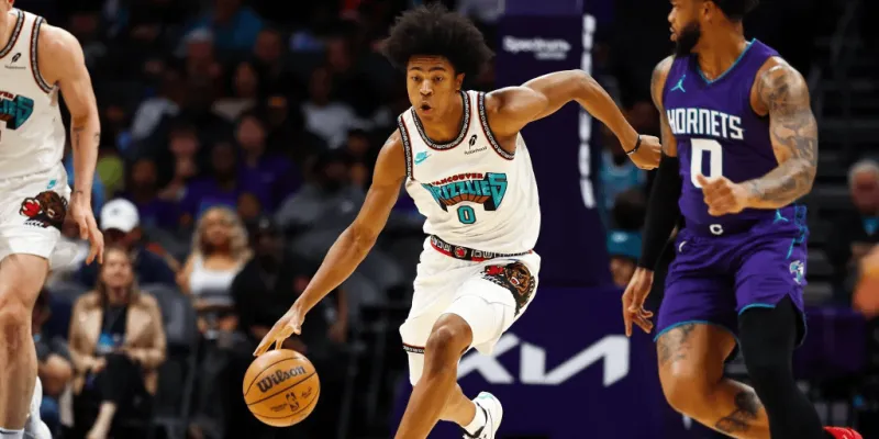 据记者Brett Siegel报道，灰熊球员杰伦-韦尔斯已成功接受手术，以治疗其