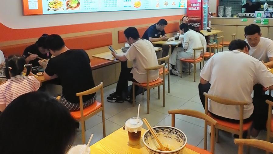 和亲戚合伙开面馆，这步棋该怎么走？